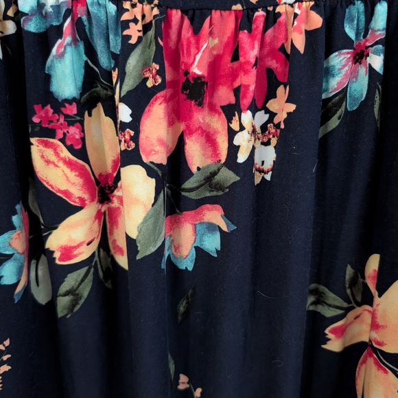 Emerald Multicolor Floral Dress - Picture 2 of 3